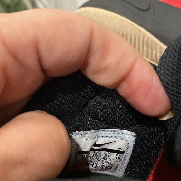 Nike Team Hustle D9 University Red AQ4225 600 Size 13C - Picture 9 of 9